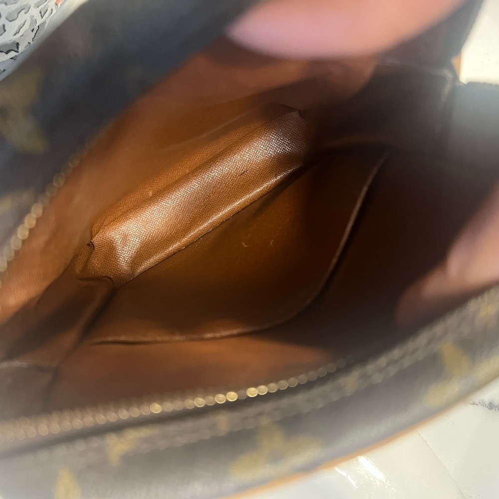 Louis Vuitton Brown Messenger Bag with Monogram Canvas - Picture 9 of 10
